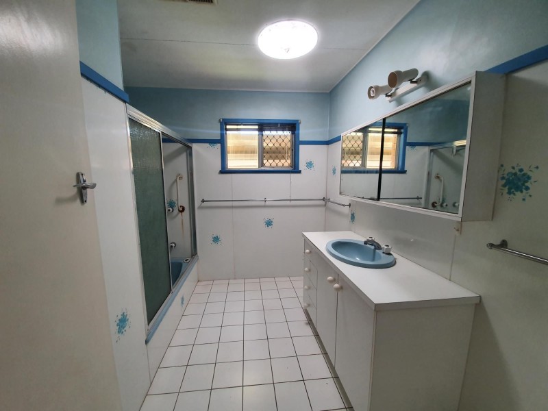 2 Pelican Street, North Ipswich QLD 4305
