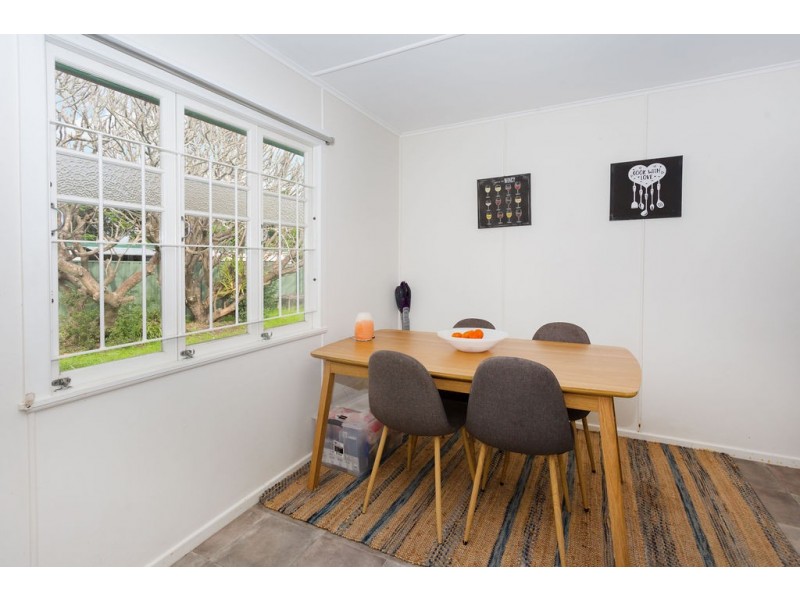 36a Dwyer Street, Silkstone QLD 4304