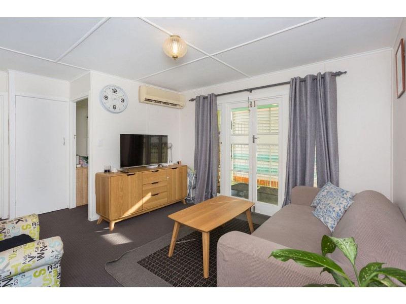 36a Dwyer Street, Silkstone QLD 4304