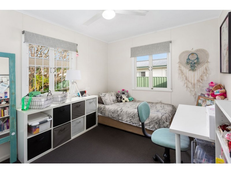 36a Dwyer Street, Silkstone QLD 4304