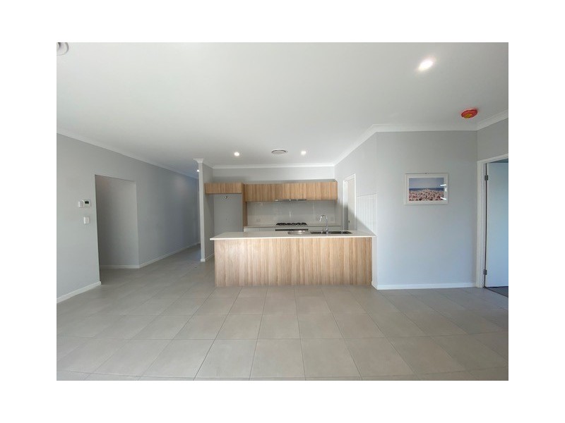 55 John Street, Walloon QLD 4306