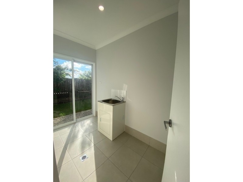 55 John Street, Walloon QLD 4306