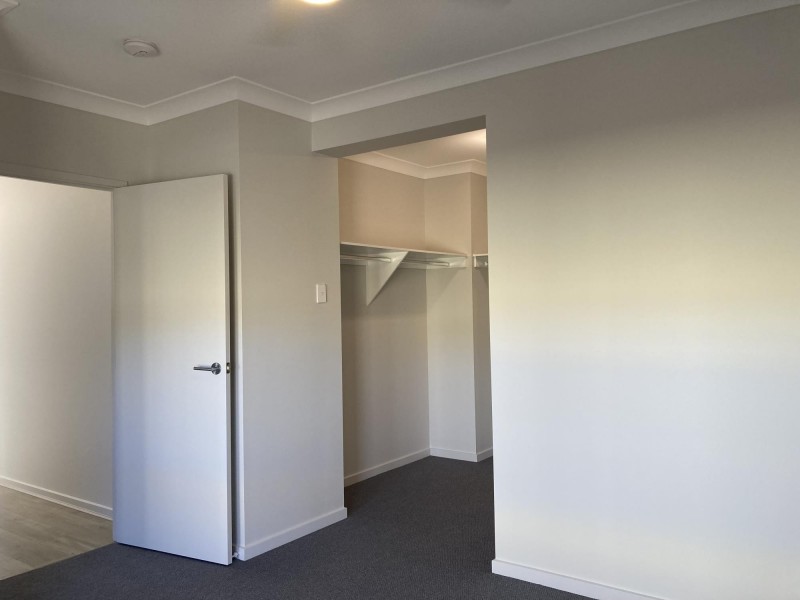 8 Highfield St, Bundamba QLD 4304