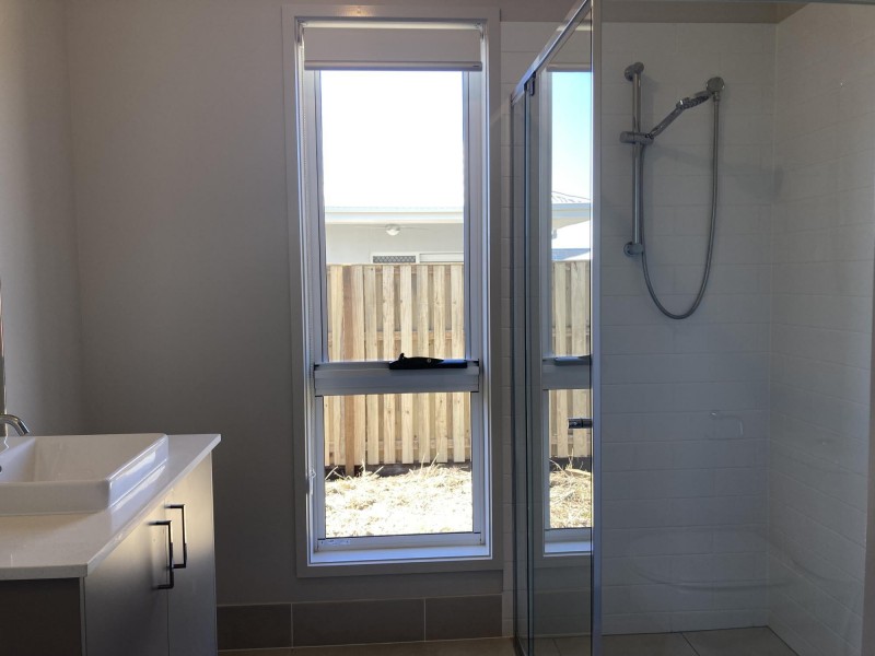 8 Highfield St, Bundamba QLD 4304