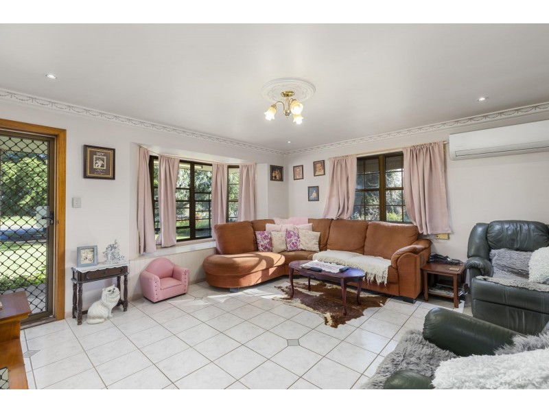 24 Queen Street, Harrisville QLD 4307