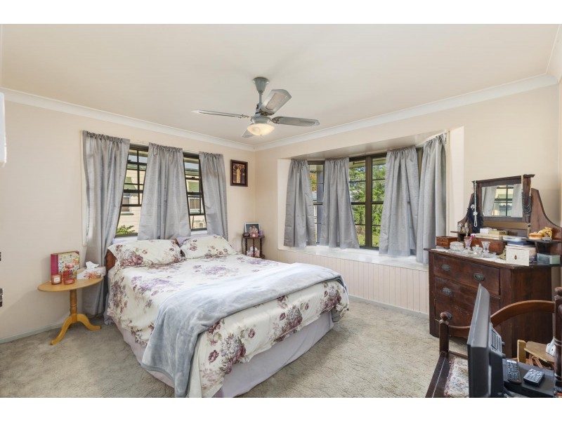 24 Queen Street, Harrisville QLD 4307