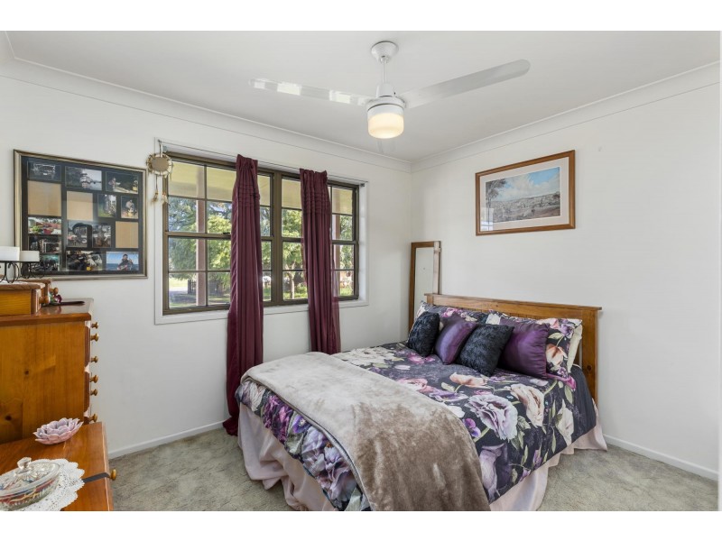 24 Queen Street, Harrisville QLD 4307