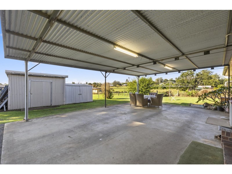 24 Queen Street, Harrisville QLD 4307