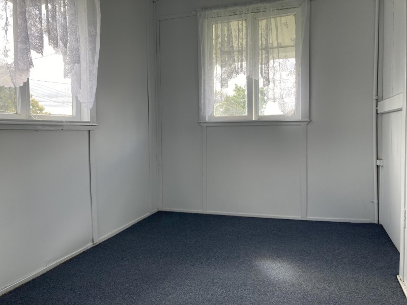 96 South Station Road, Silkstone QLD 4304