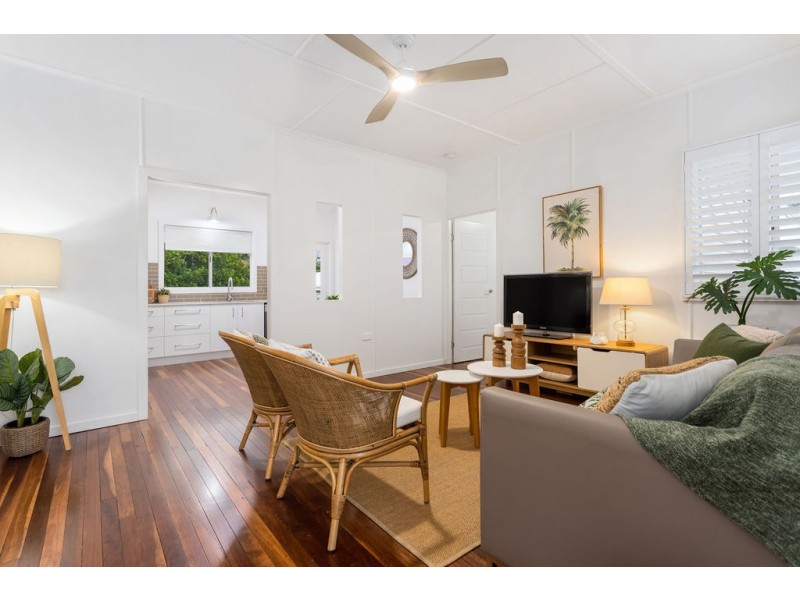 21 Lauriston Street, Eastern Heights QLD 4305
