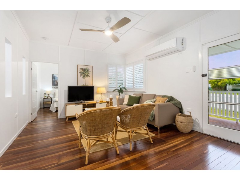21 Lauriston Street, Eastern Heights QLD 4305