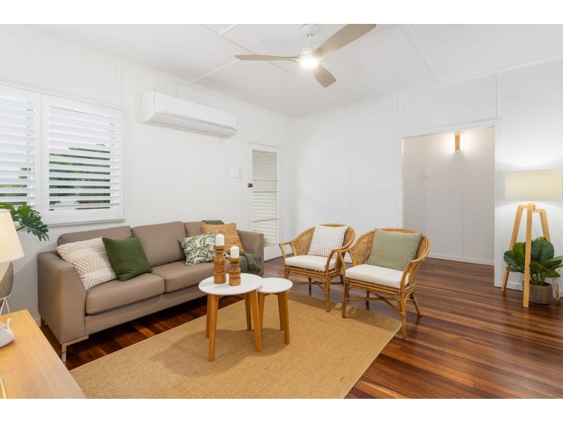 21 Lauriston Street, Eastern Heights QLD 4305