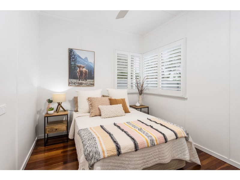 21 Lauriston Street, Eastern Heights QLD 4305