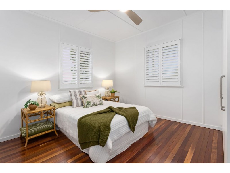 21 Lauriston Street, Eastern Heights QLD 4305