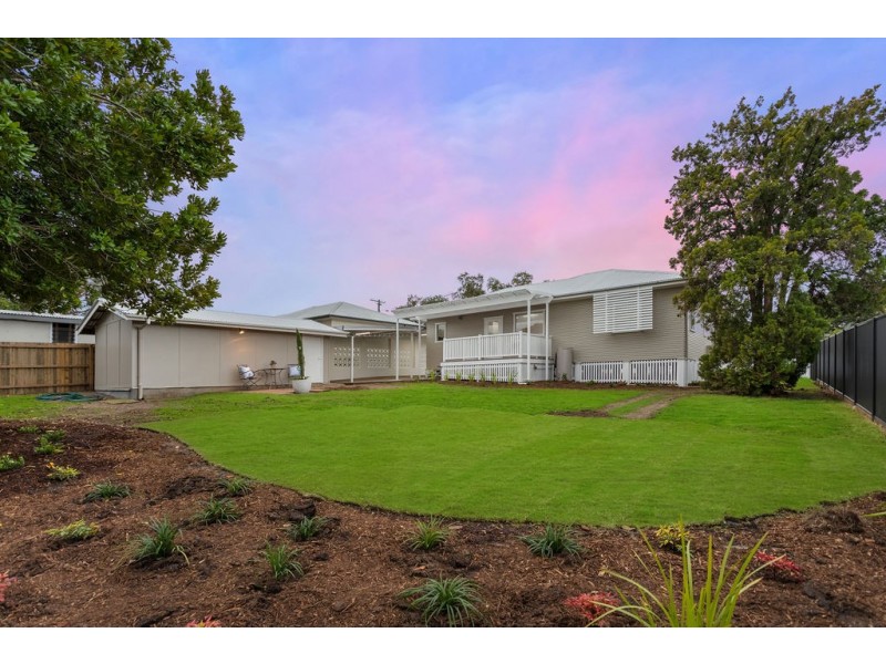 21 Lauriston Street, Eastern Heights QLD 4305