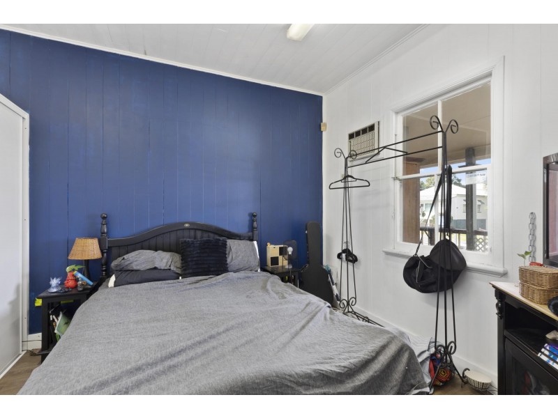 4 Lobley Street, Ipswich QLD 4305