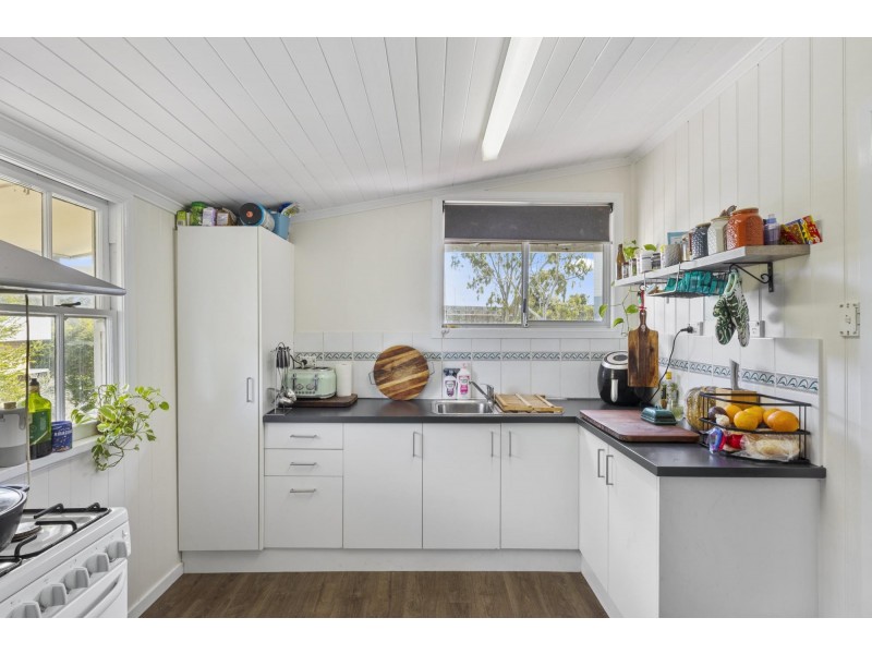 4 Lobley Street, Ipswich QLD 4305