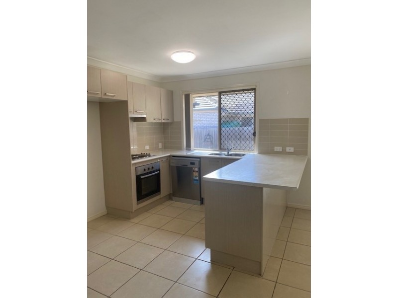 27 Denning St, Fernvale QLD 4306