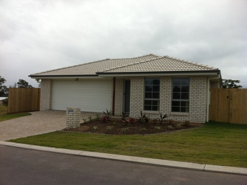 5/12 Walnut Crescent, Lowood QLD 4311