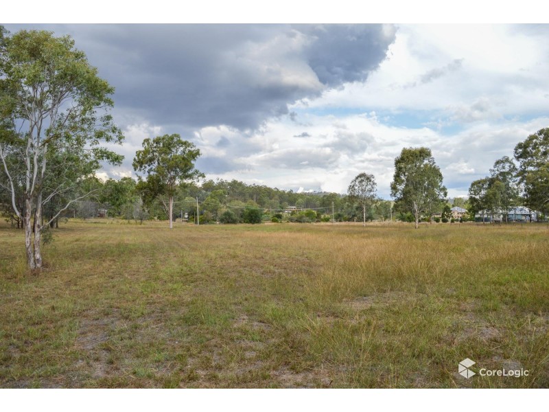 8 Beames Drive, Laidley South QLD 4341