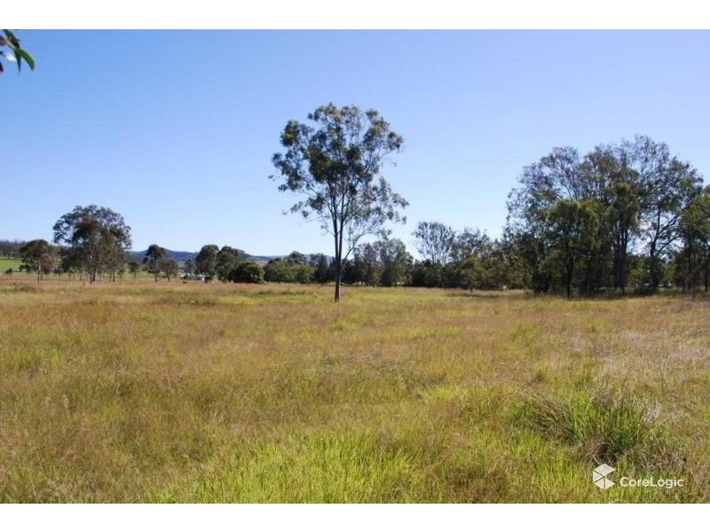 8 Beames Drive, Laidley South QLD 4341