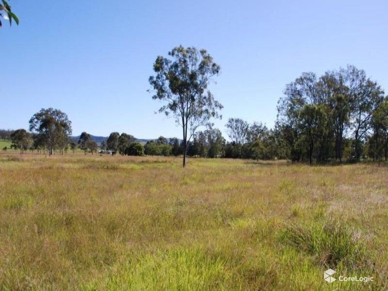 8 Beames Drive, Laidley South QLD 4341