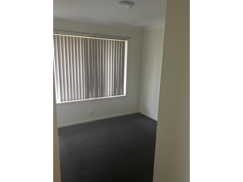 5 Somerset Close, Brassall QLD 4305
