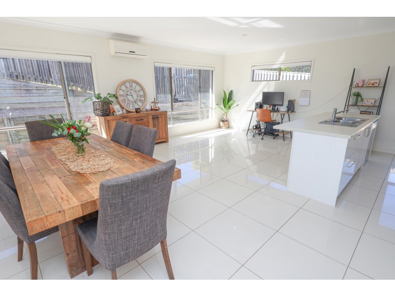 21 Honeywood Drive, Fernvale QLD 4306