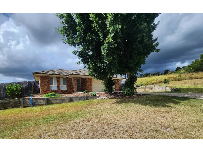 55 Peregrine Street, Lowood QLD 4311