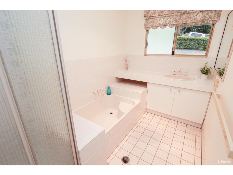 242 Voights Road, Glamorgan Vale QLD 4306