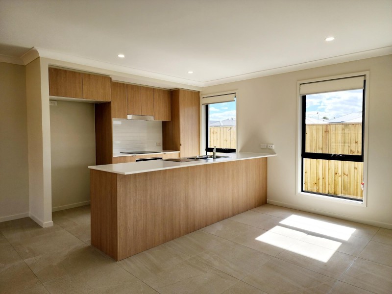 4 Wilfred Street, Walloon QLD 4306