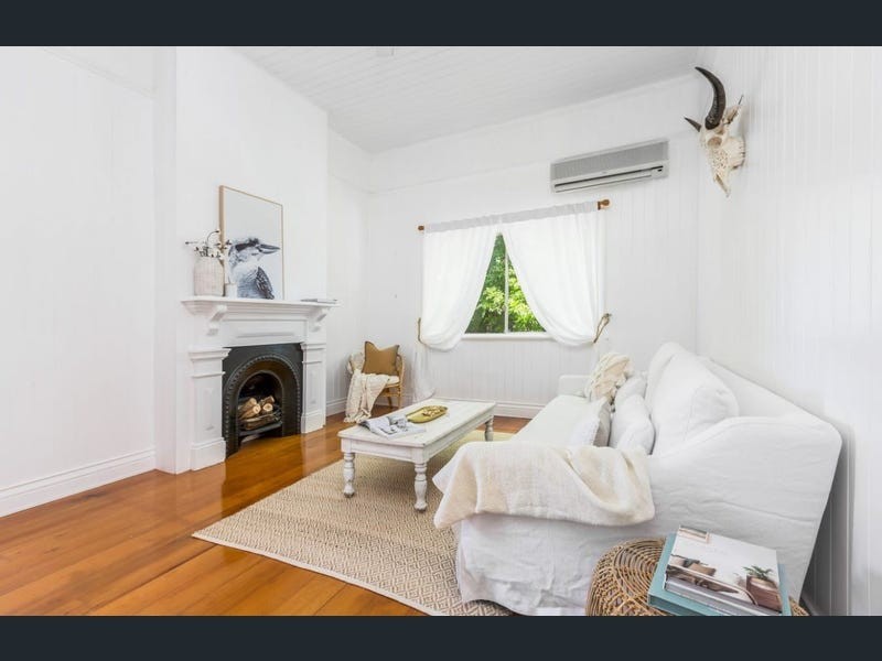 1 Law Street, Bundamba QLD 4304