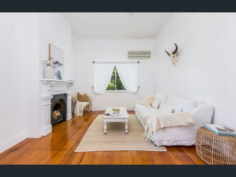 1 Law Street, Bundamba QLD 4304