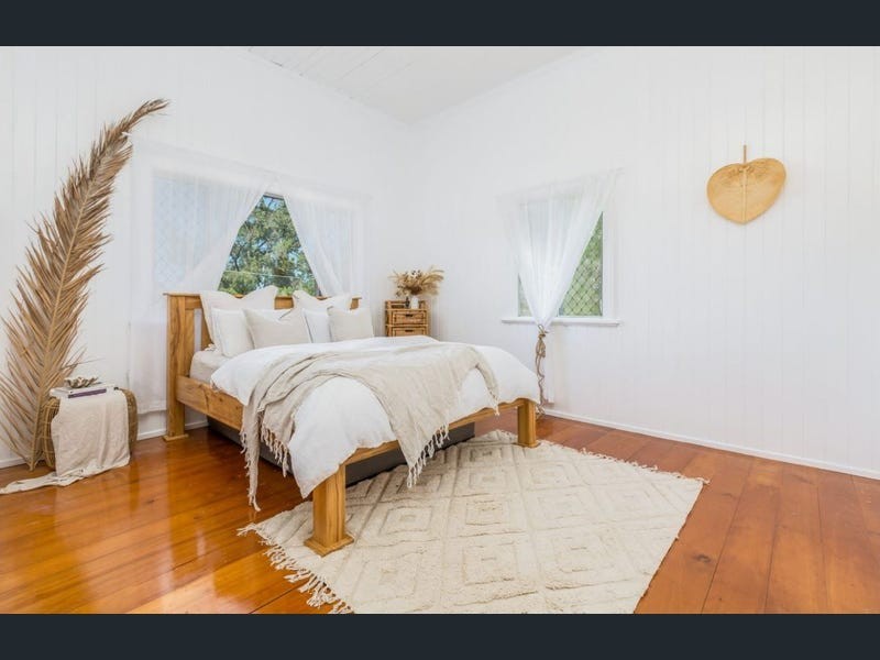 1 Law Street, Bundamba QLD 4304