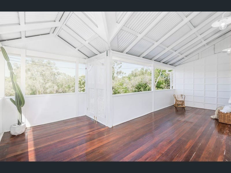 1 Law Street, Bundamba QLD 4304