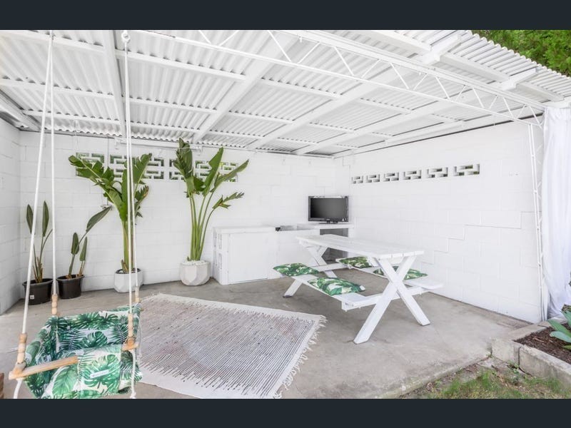 1 Law Street, Bundamba QLD 4304