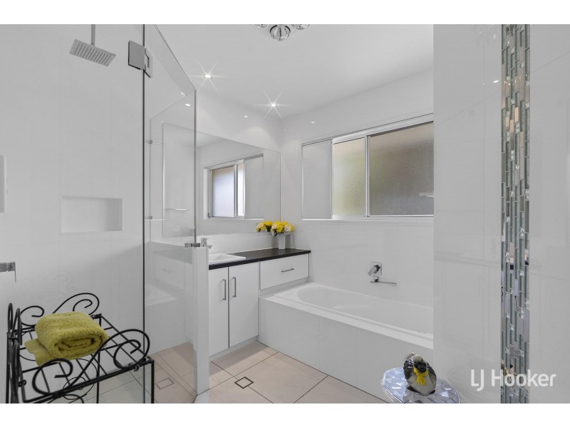 33 Bradfield Drive, Brassall QLD 4305