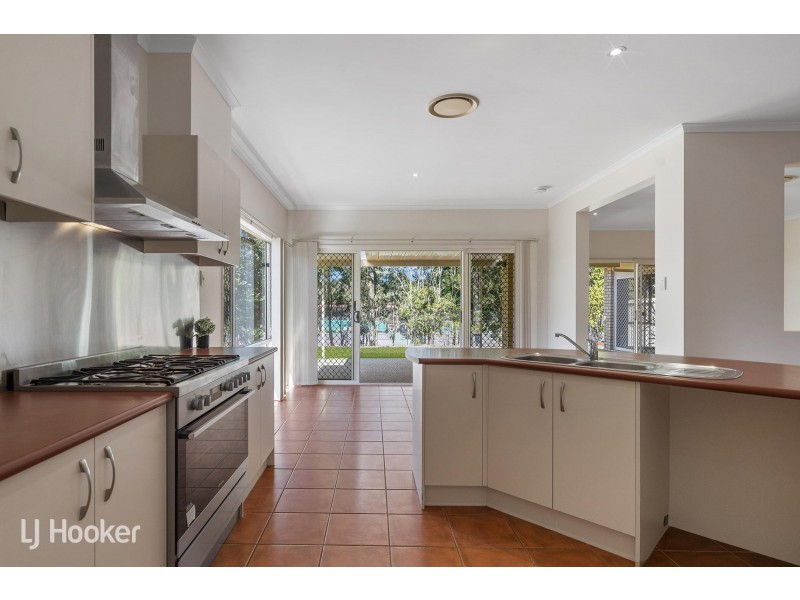 8 Mellor Place, Brassall QLD 4305