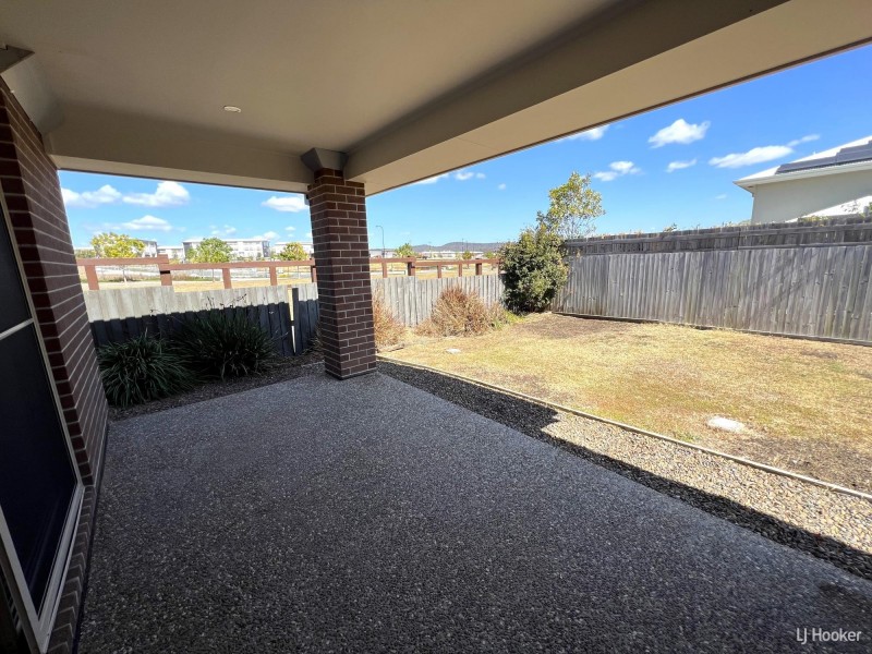 6 Abrahams Road, South Ripley QLD 4306