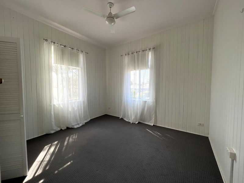 12 Hayne Street, Woodend QLD 4305