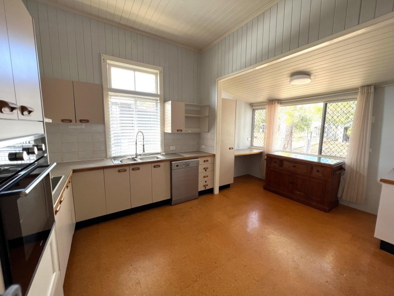 12 Hayne Street, Woodend QLD 4305