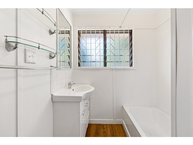 39 Maenporth Street, Leichhardt QLD 4305