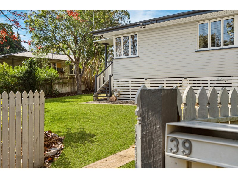39 Maenporth Street, Leichhardt QLD 4305