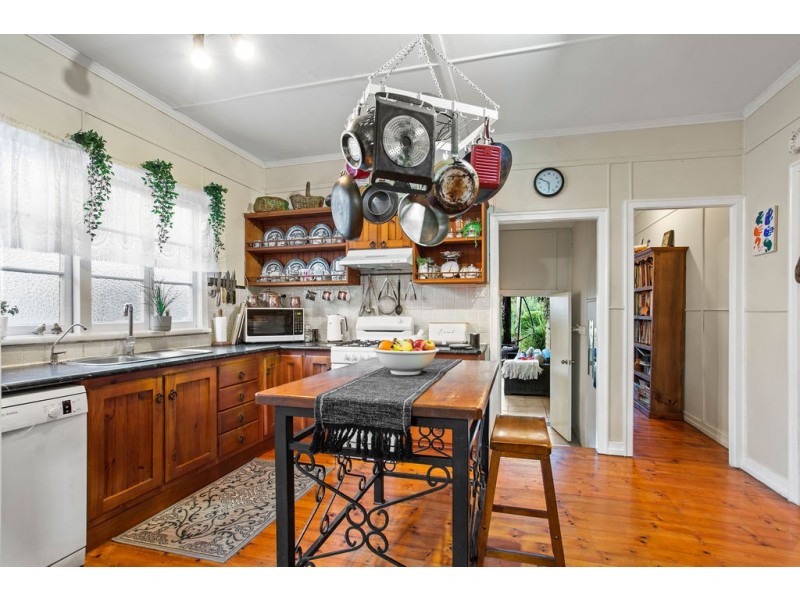 34 Rex Street, Eastern Heights QLD 4305