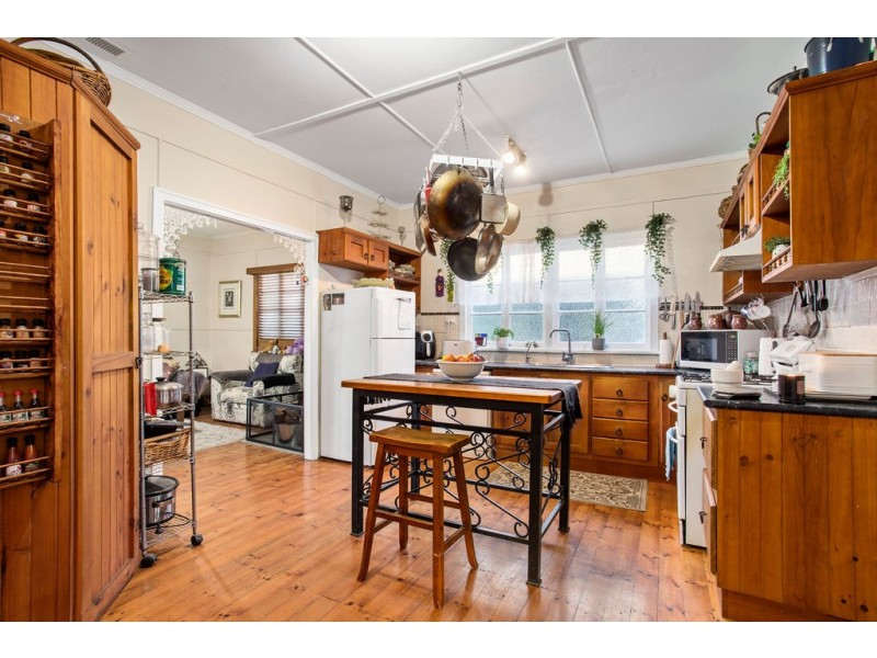 34 Rex Street, Eastern Heights QLD 4305