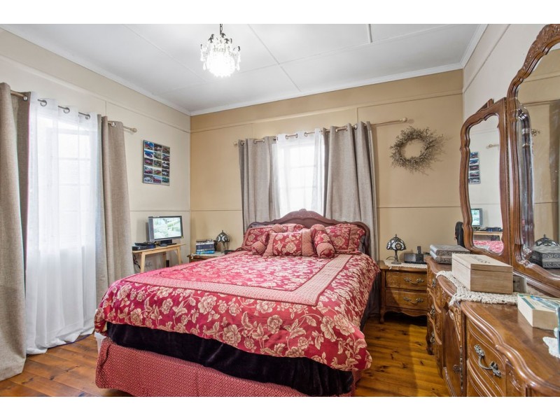 34 Rex Street, Eastern Heights QLD 4305