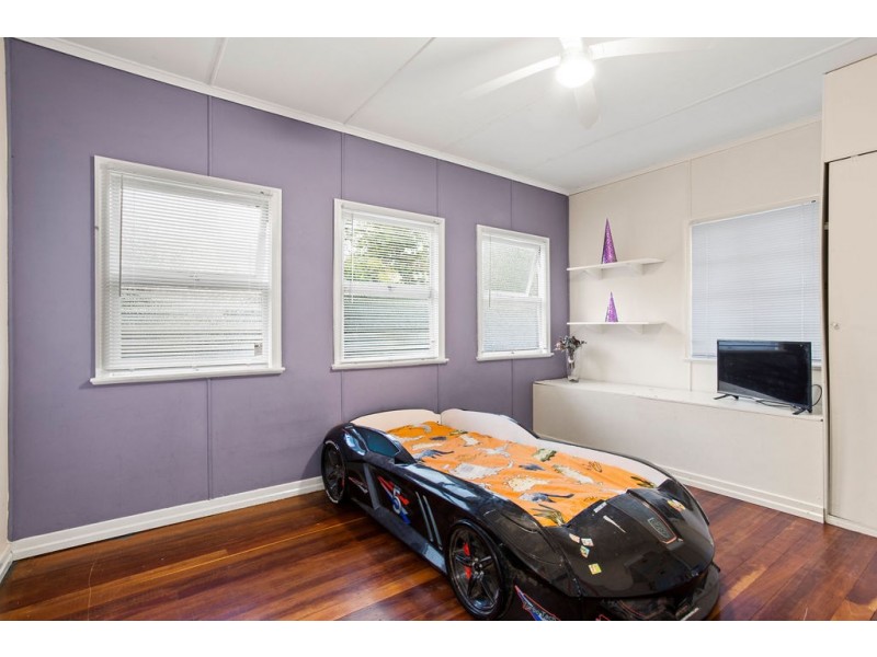 34 Rex Street, Eastern Heights QLD 4305