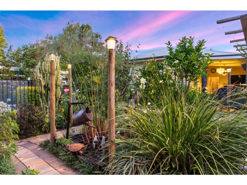 34 Rex Street, Eastern Heights QLD 4305