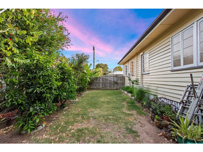 34 Rex Street, Eastern Heights QLD 4305