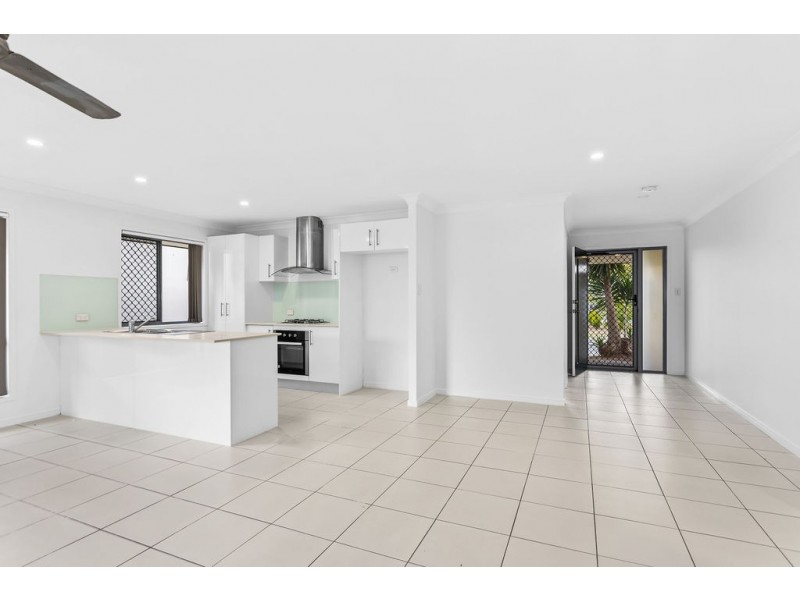 16 Meadows Circuit, Bellbird Park QLD 4300